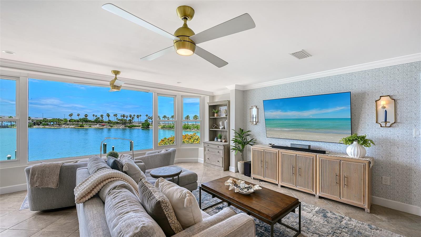 174 GOLDEN GATE POINT 22