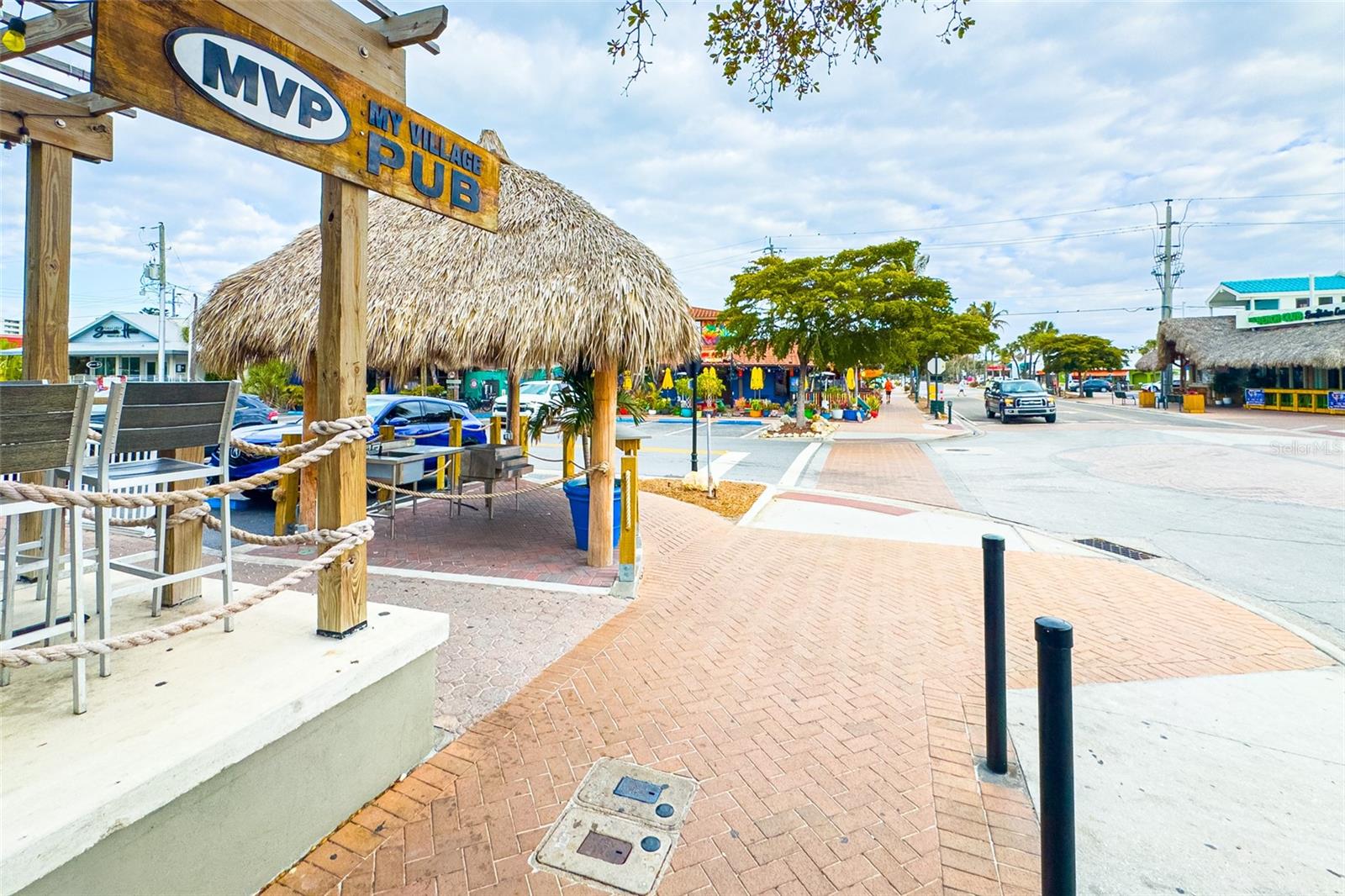 JAMAICA ROYALE ELEV APTS - Residential