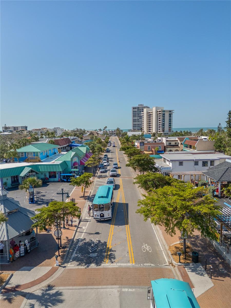 JAMAICA ROYALE ELEV APTS - Residential