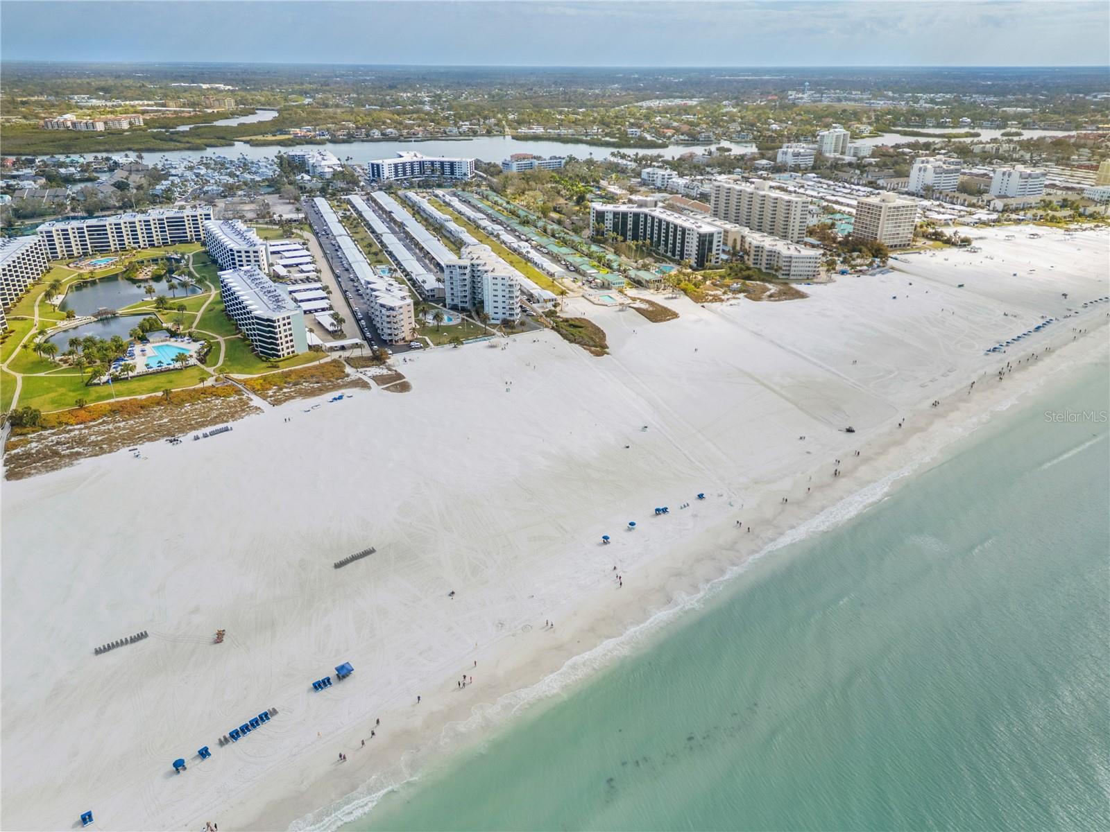 JAMAICA ROYALE ELEV APTS - Residential