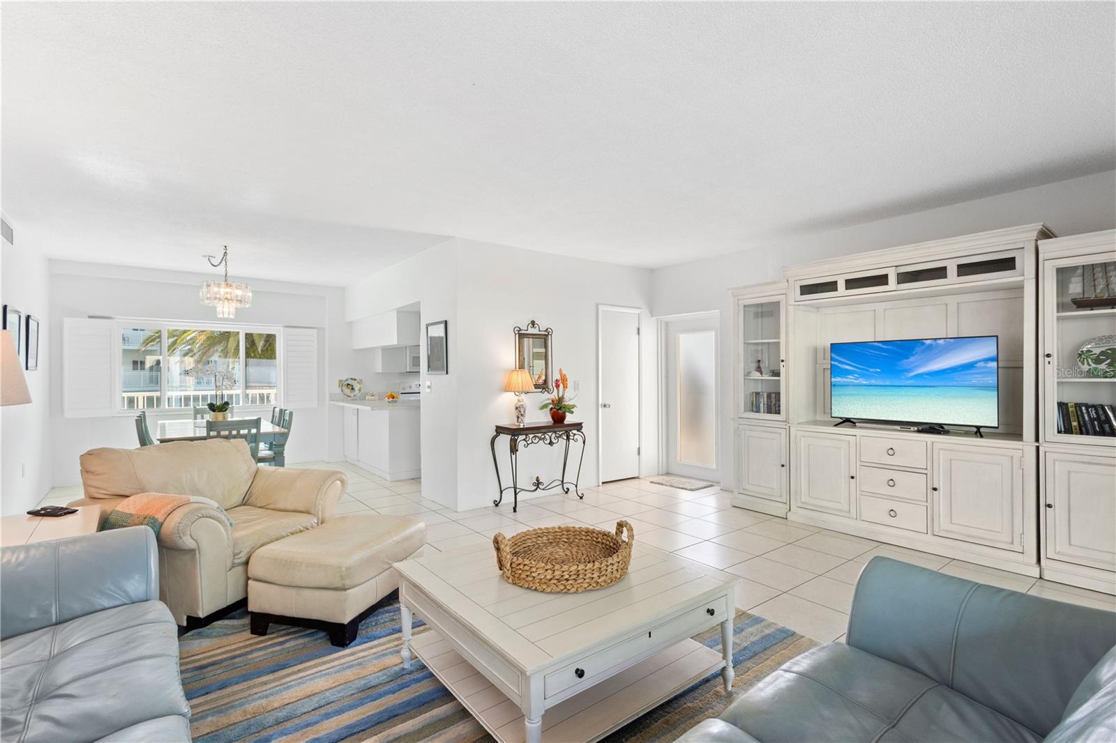 JAMAICA ROYALE ELEV APTS - Residential