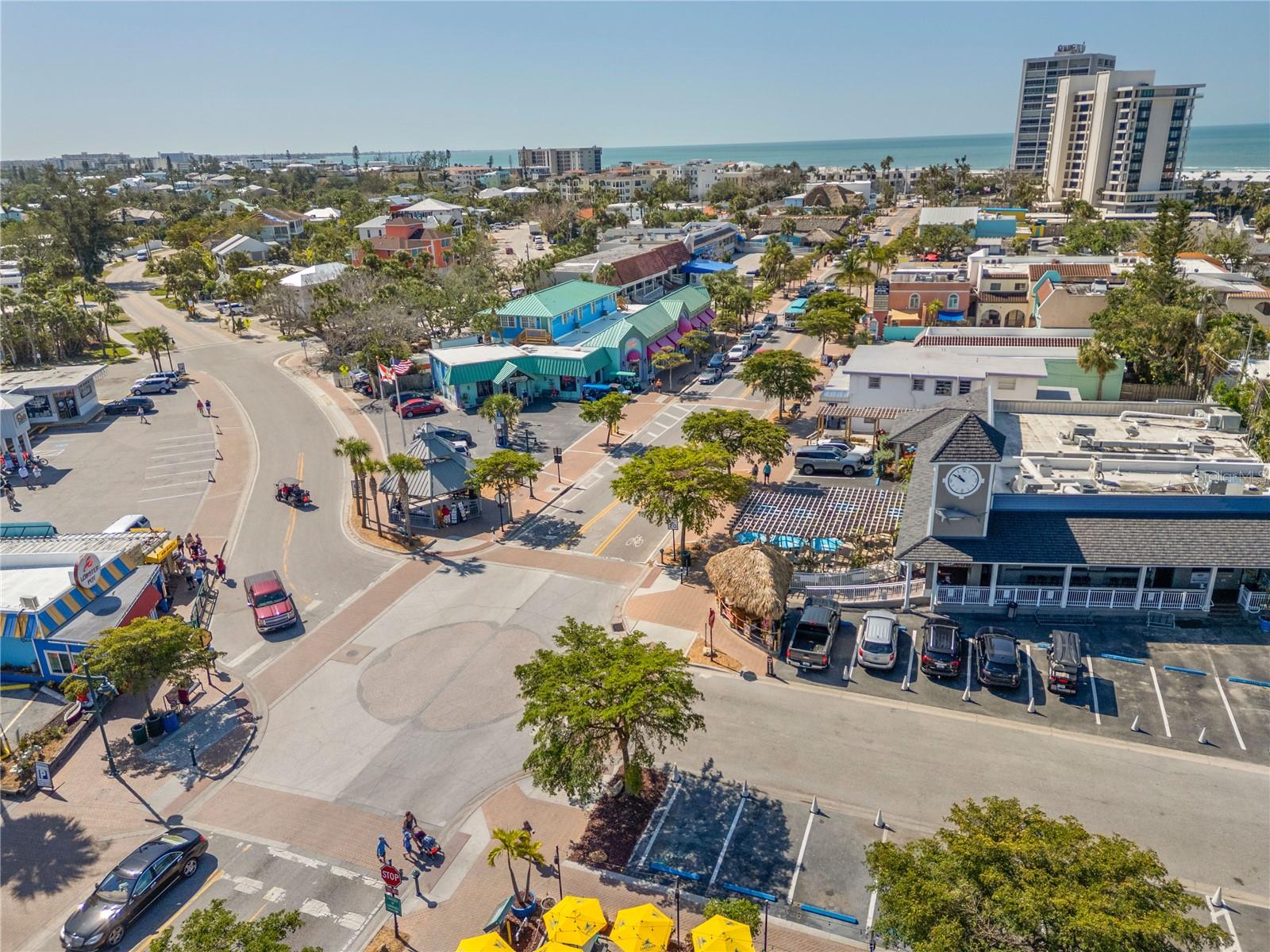 JAMAICA ROYALE ELEV APTS - Residential