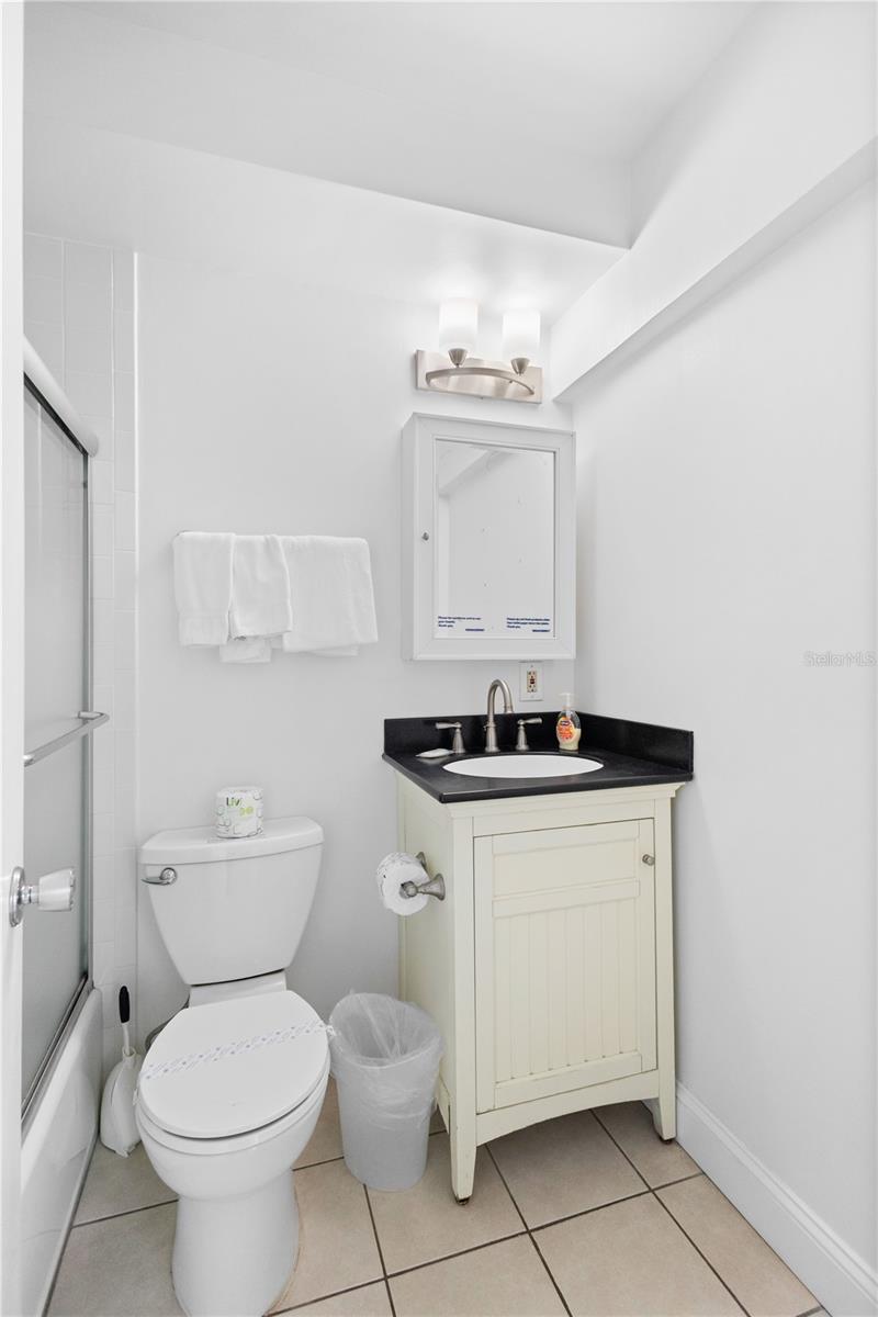 JAMAICA ROYALE ELEV APTS - Residential