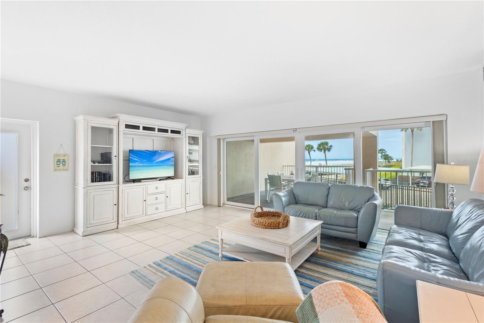 JAMAICA ROYALE ELEV APTS - Residential