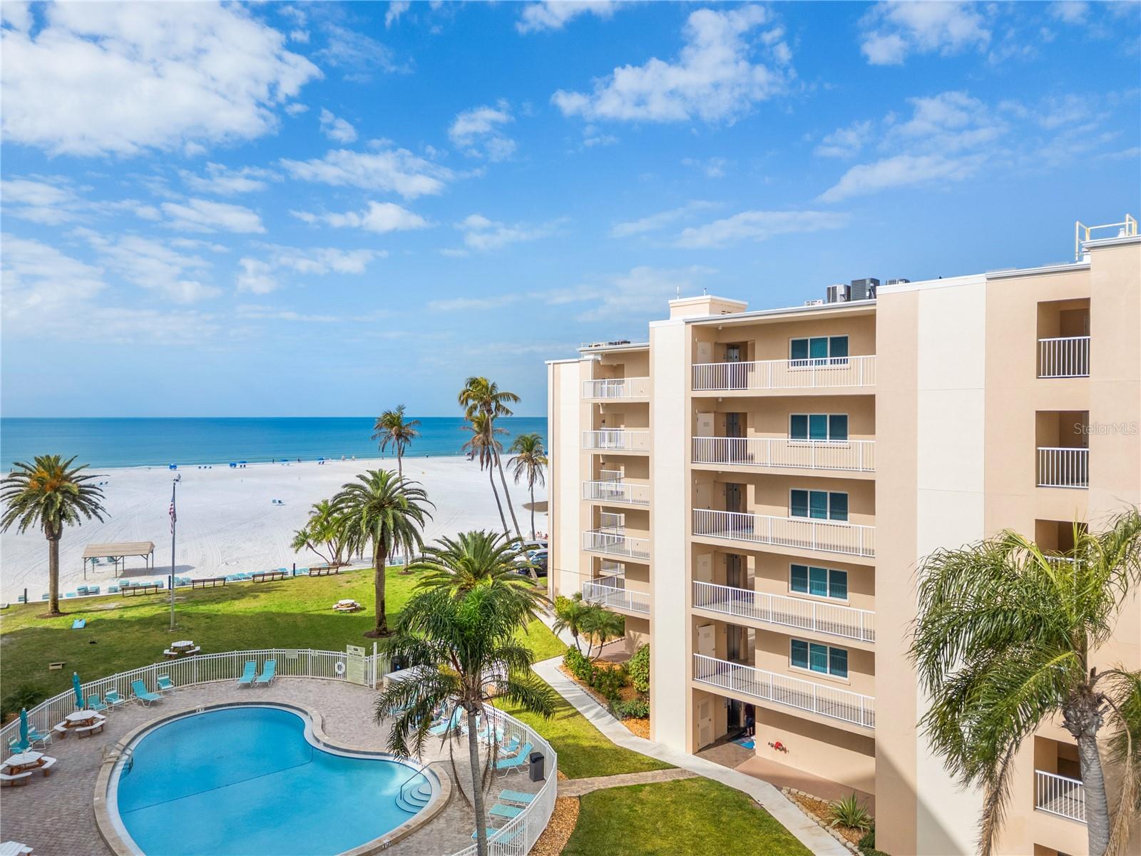 JAMAICA ROYALE ELEV APTS - Residential