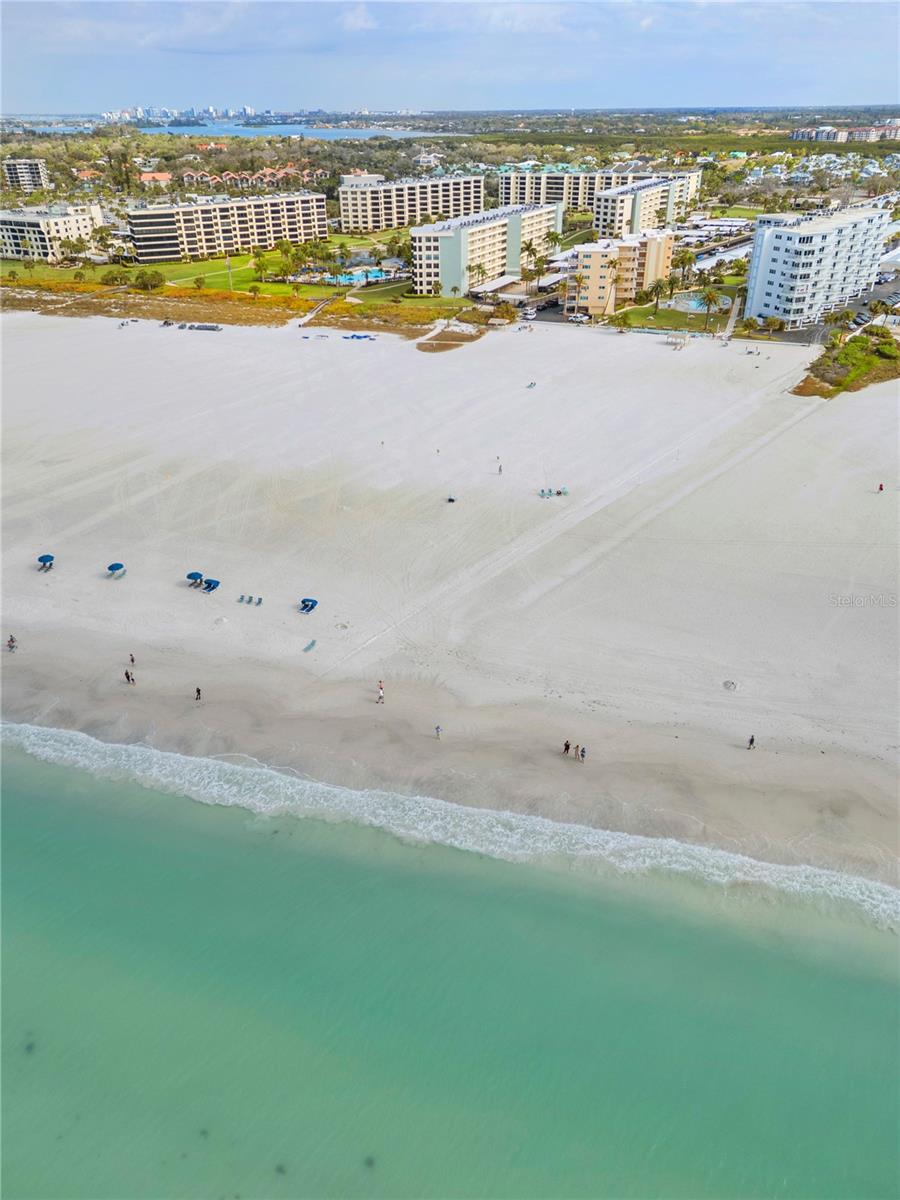 JAMAICA ROYALE ELEV APTS - Residential