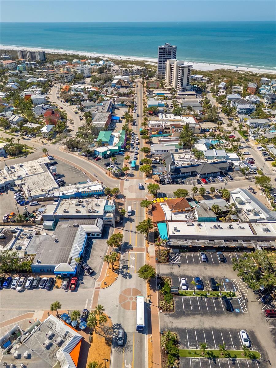 JAMAICA ROYALE ELEV APTS - Residential