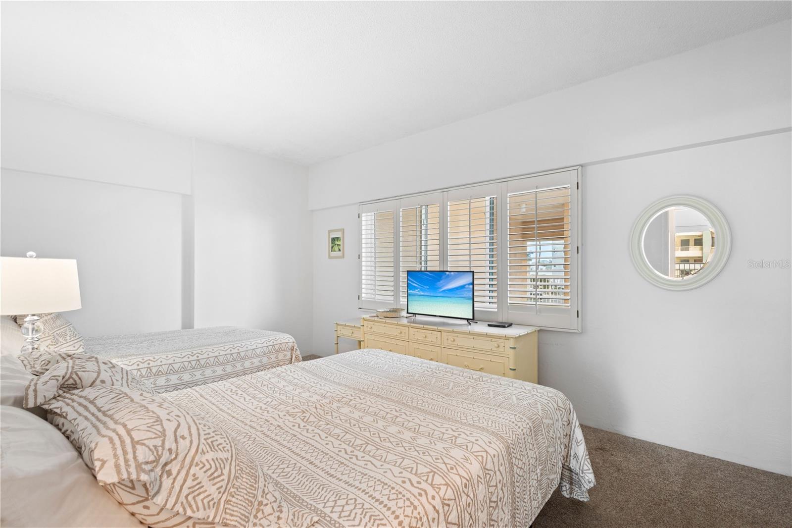 JAMAICA ROYALE ELEV APTS - Residential