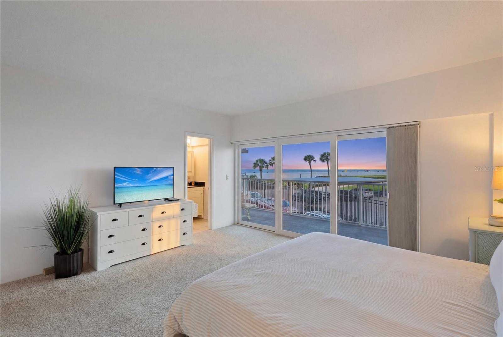 JAMAICA ROYALE ELEV APTS - Residential