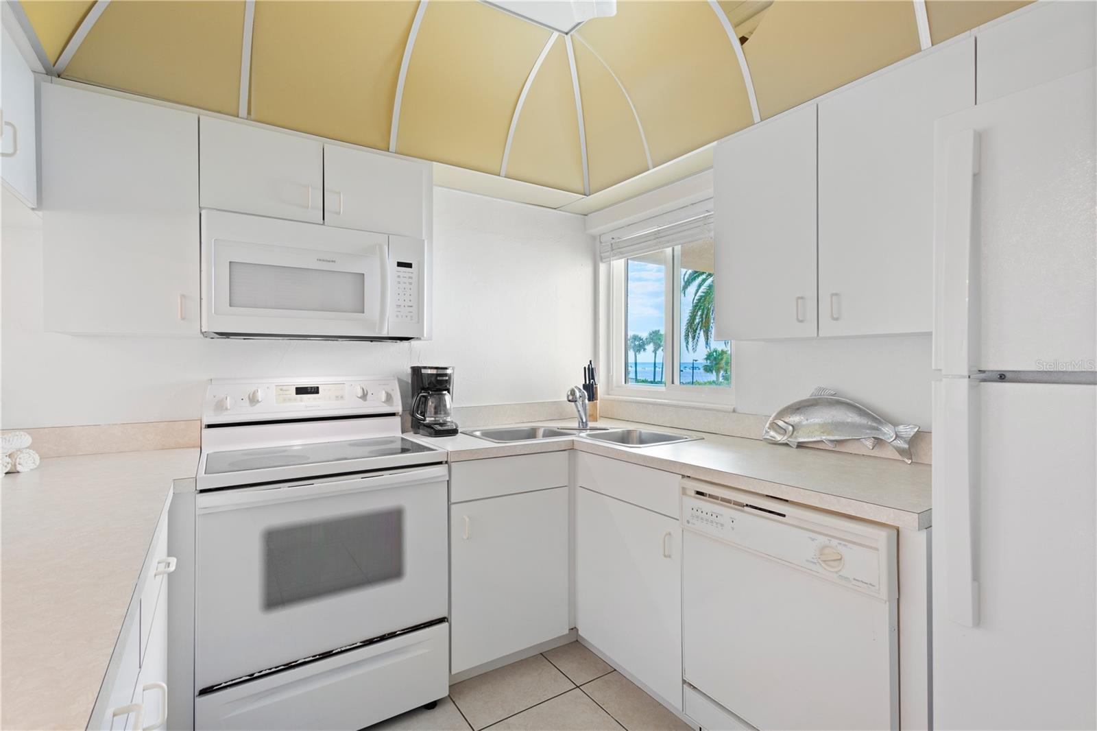 JAMAICA ROYALE ELEV APTS - Residential