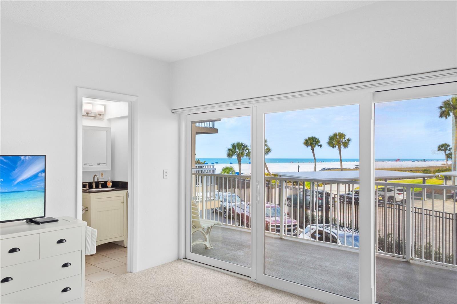 JAMAICA ROYALE ELEV APTS - Residential