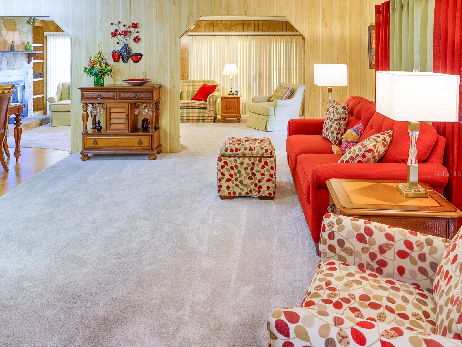 FLORAL LAKES - Residential