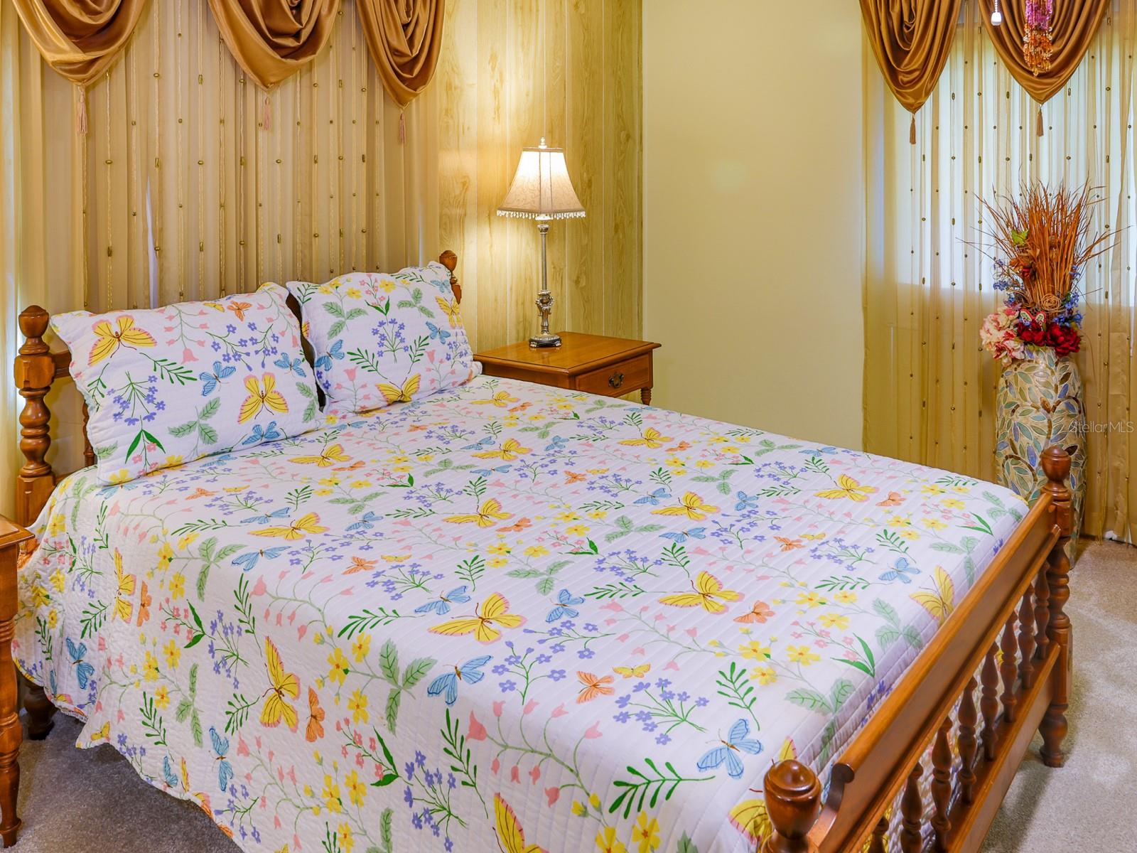 FLORAL LAKES - Residential