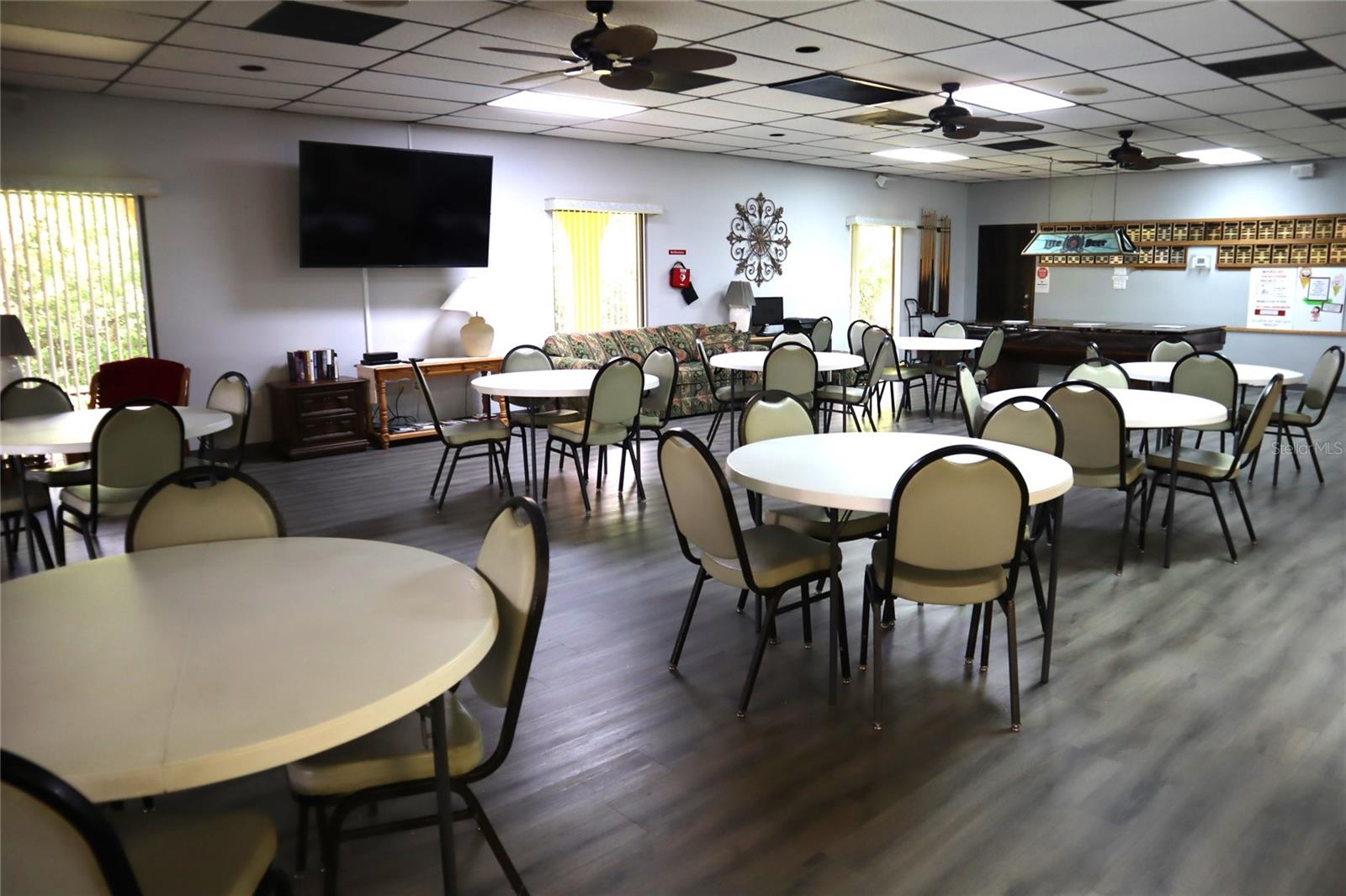 FLORAL LAKES - Residential