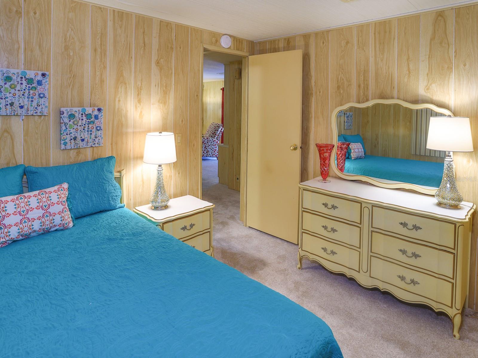 FLORAL LAKES - Residential