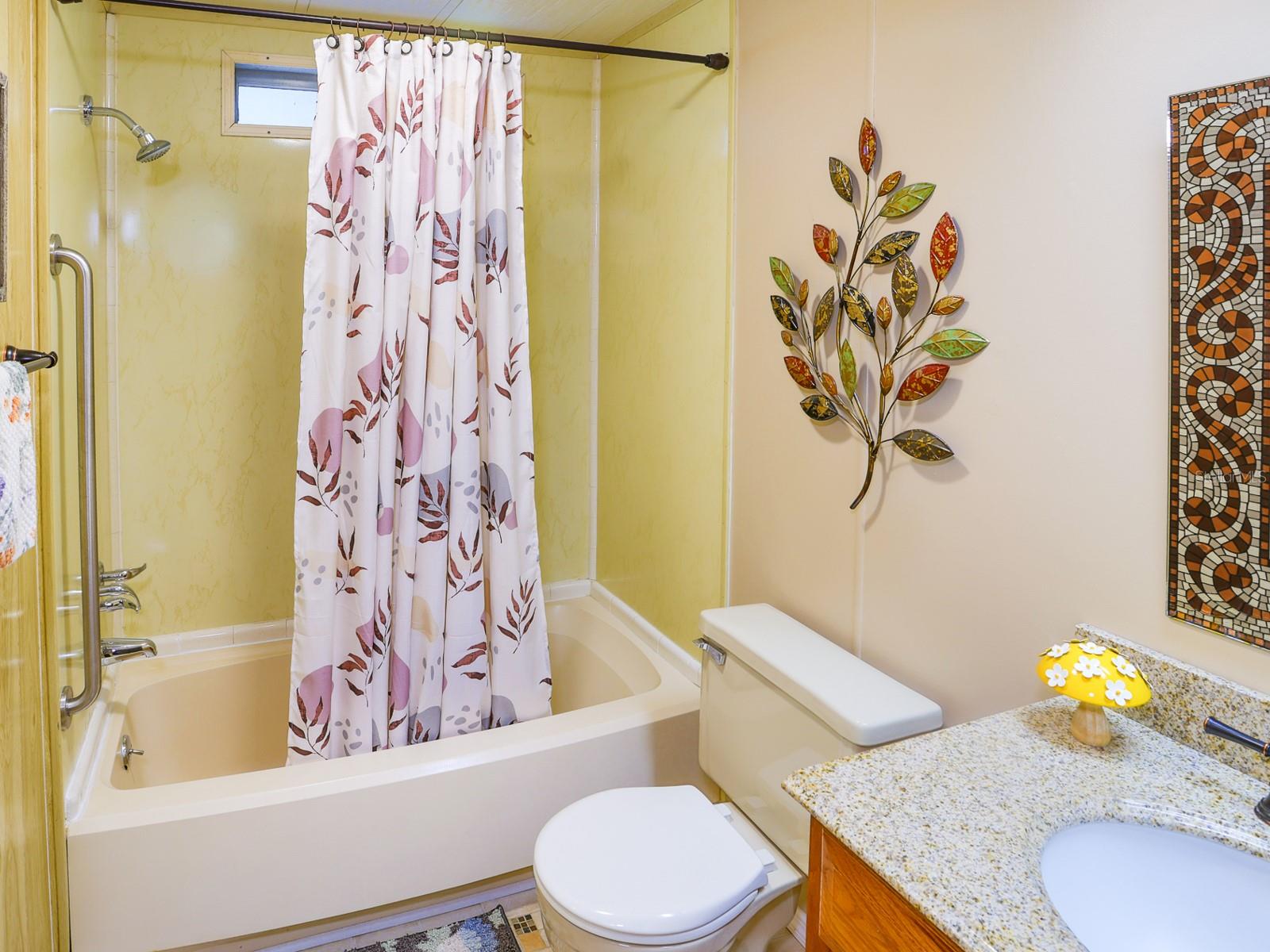 FLORAL LAKES - Residential