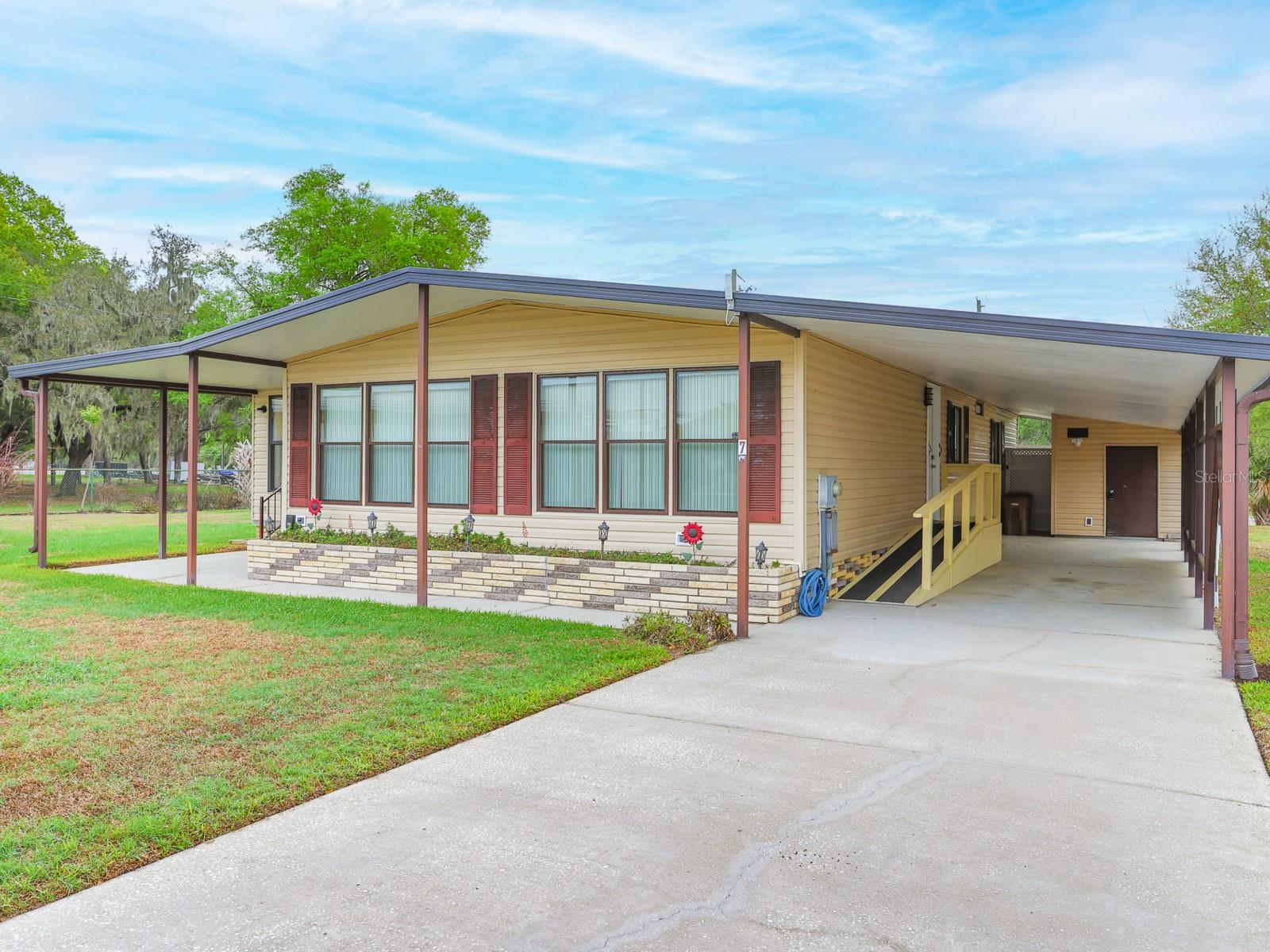 2055 S FLORAL AVENUE 7