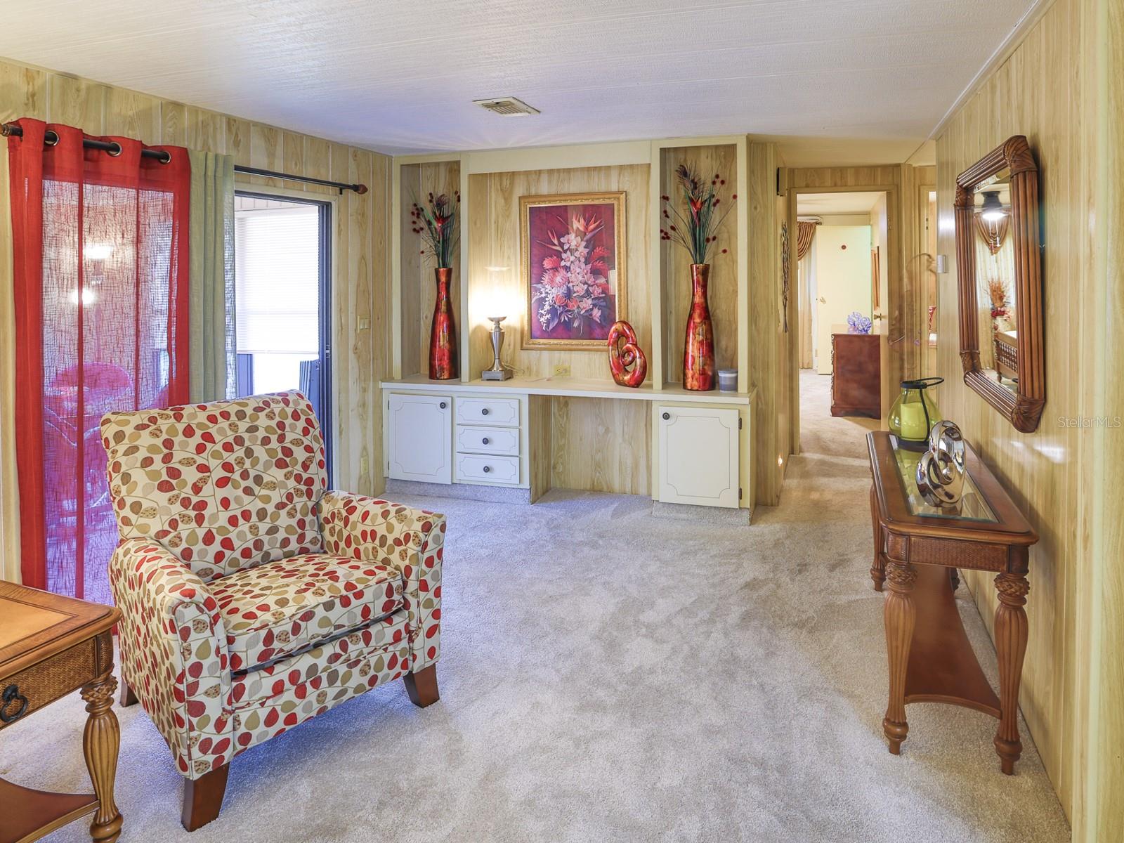 FLORAL LAKES - Residential