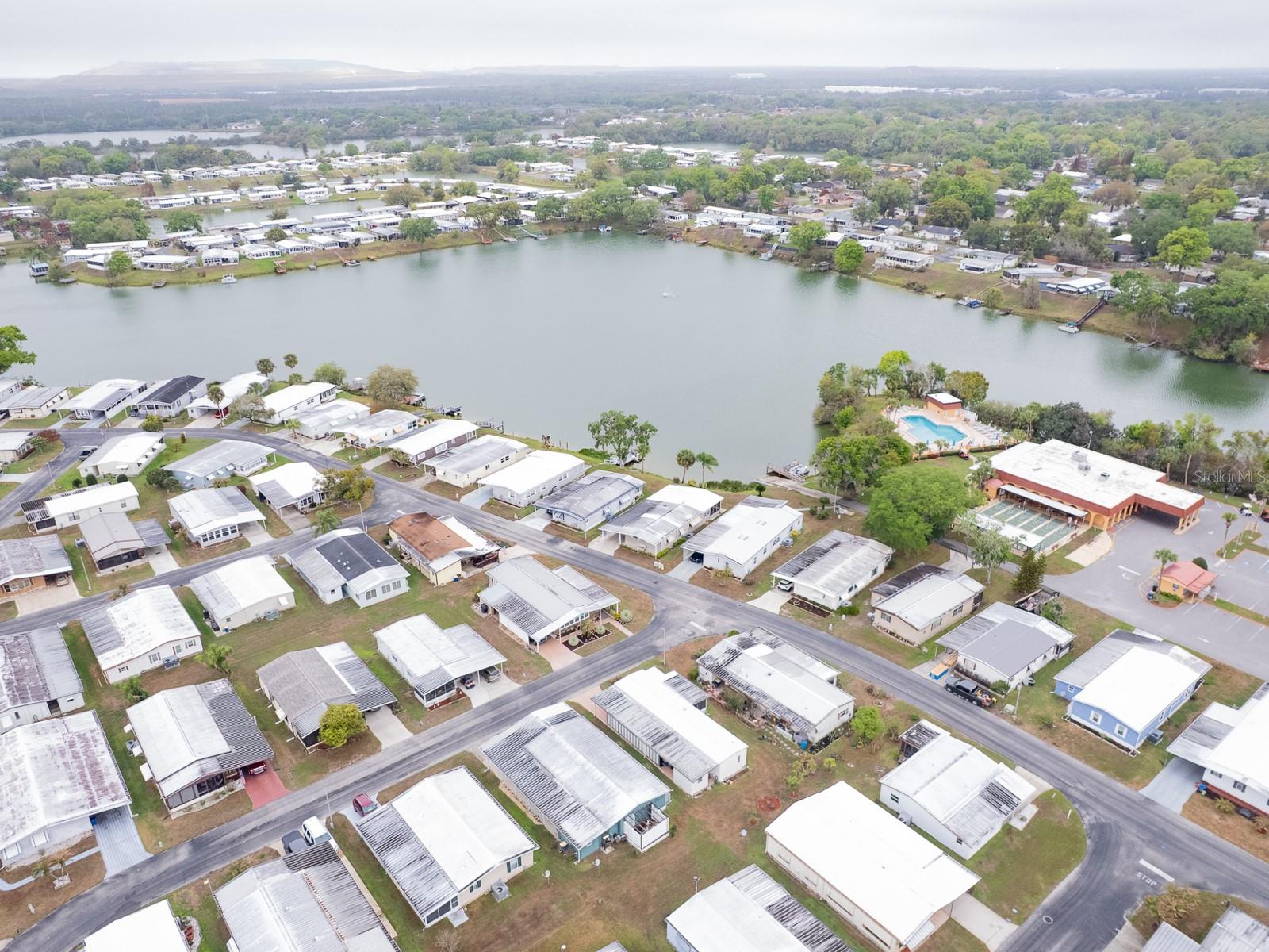 FLORAL LAKES - Residential