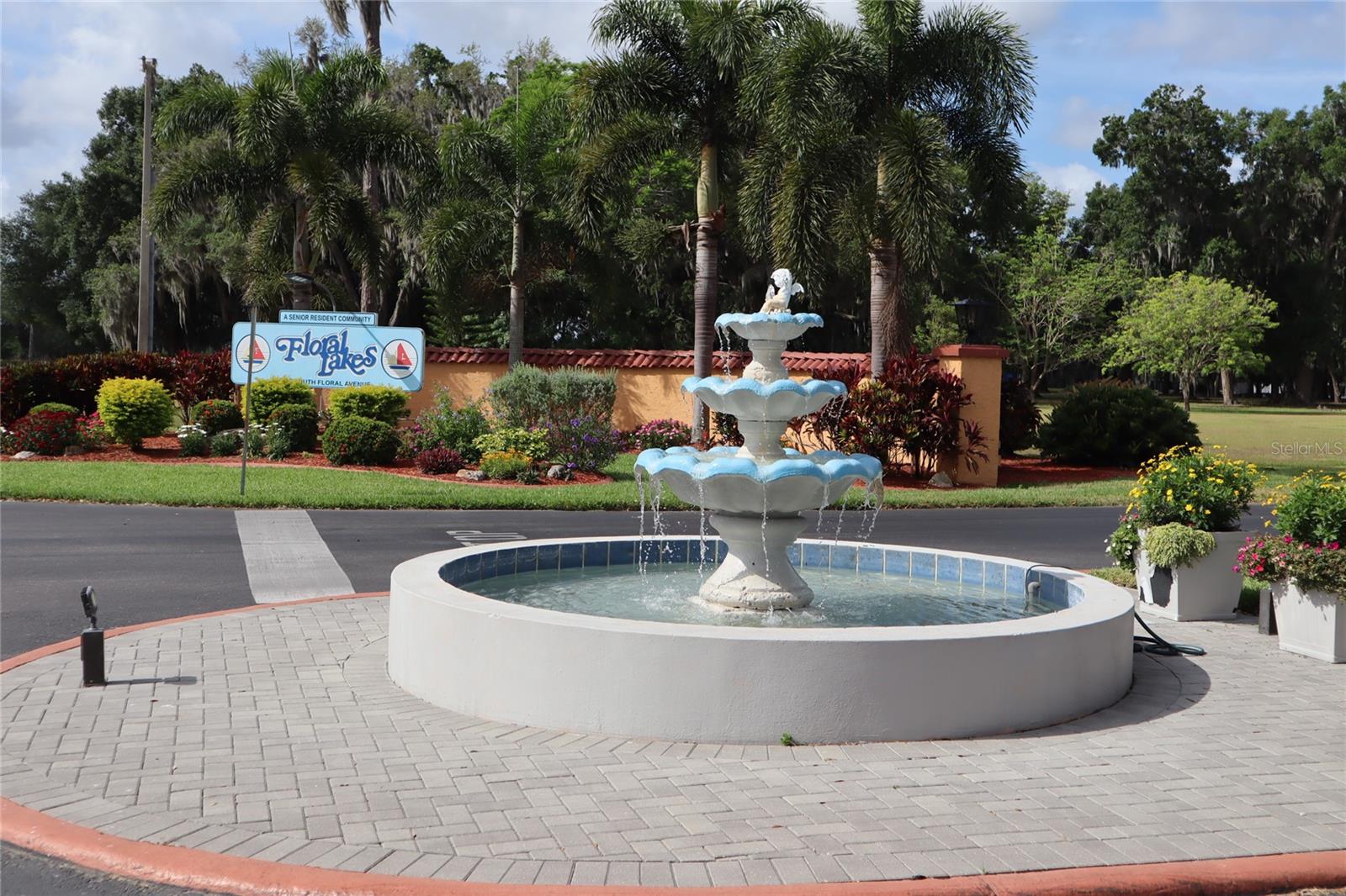 FLORAL LAKES - Residential