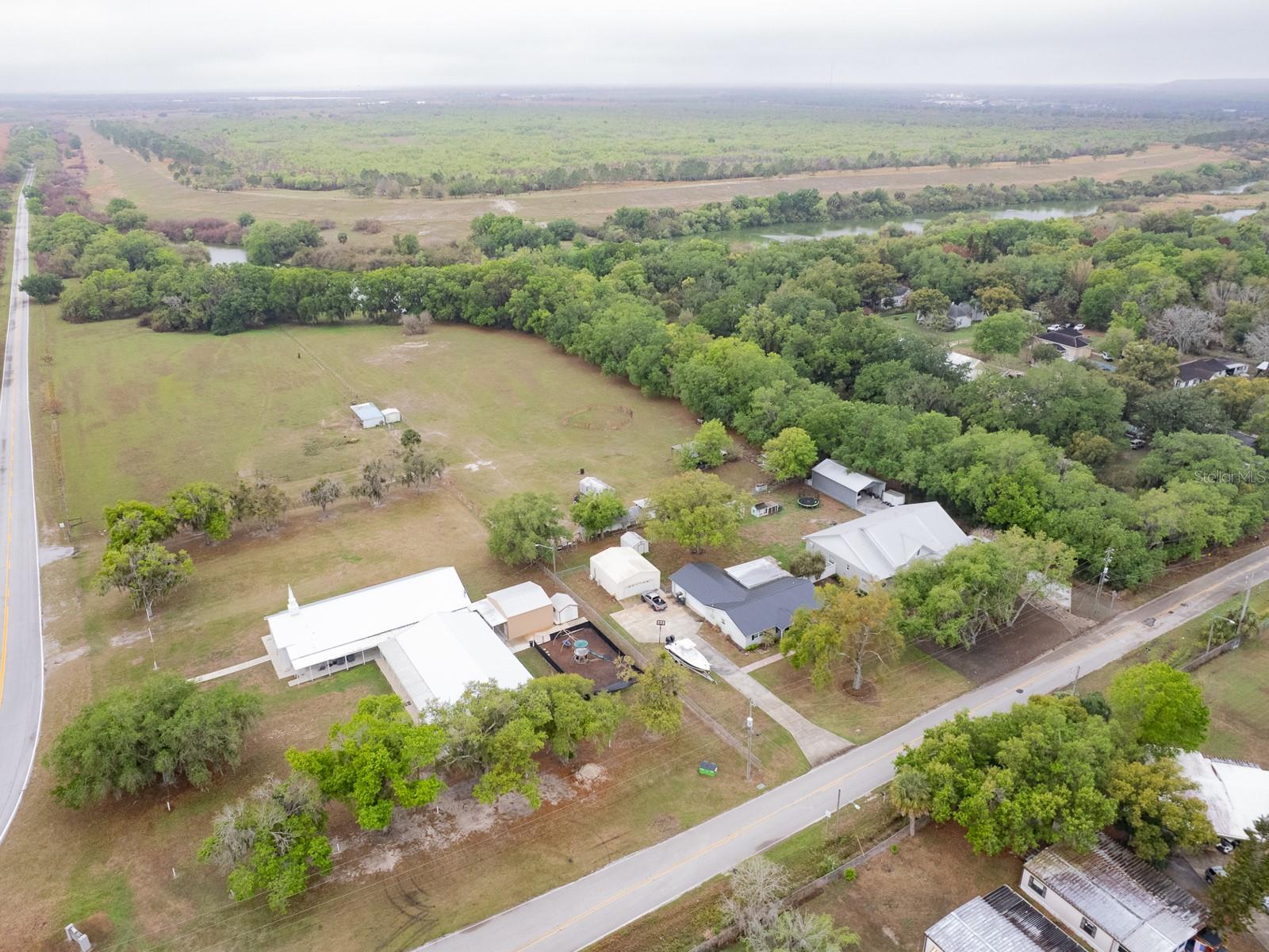 FLORAL LAKES - Residential