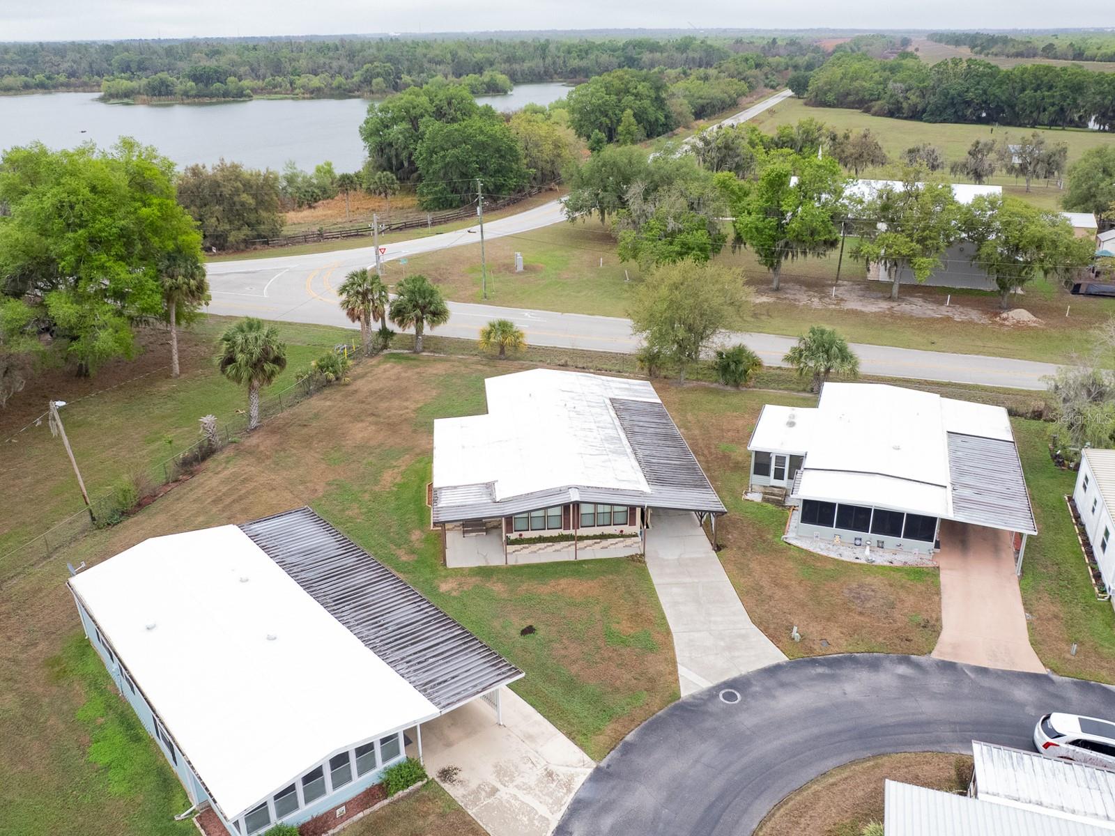 FLORAL LAKES - Residential