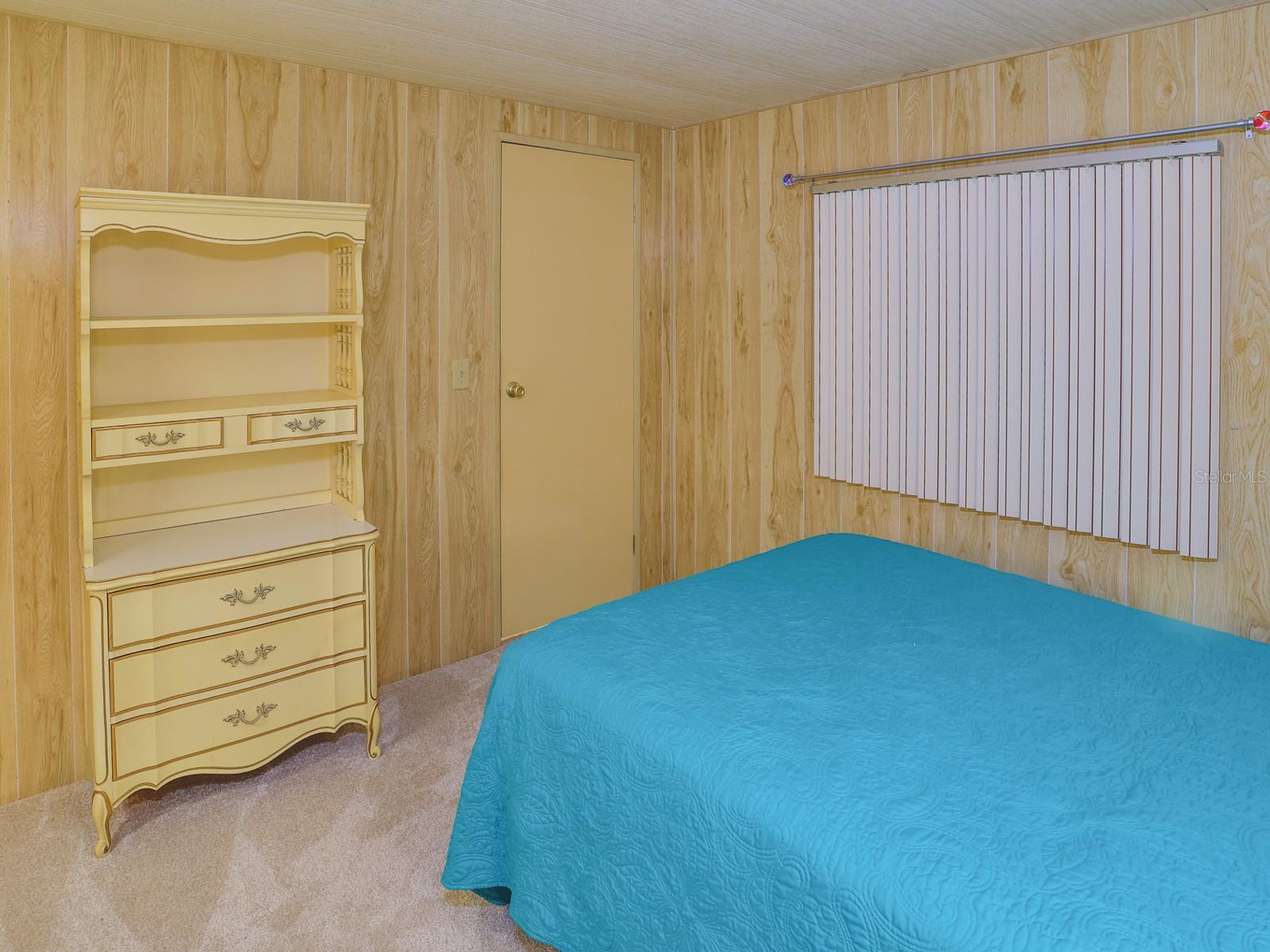 FLORAL LAKES - Residential