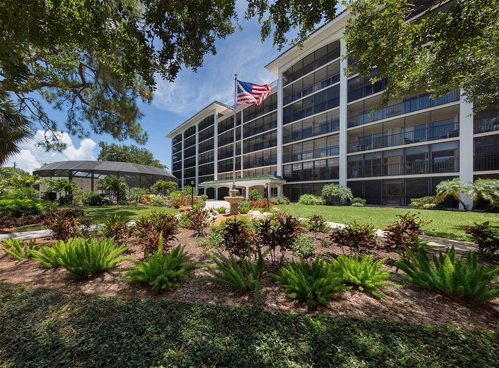 Photo of 512 W Venice Avenue #607, Venice, FL 34285 (MLS # N6146172)