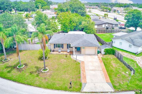 A home in SEMINOLE