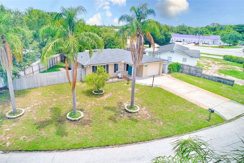 A home in SEMINOLE