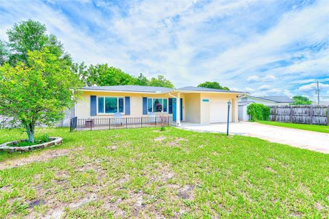 A home in SEMINOLE