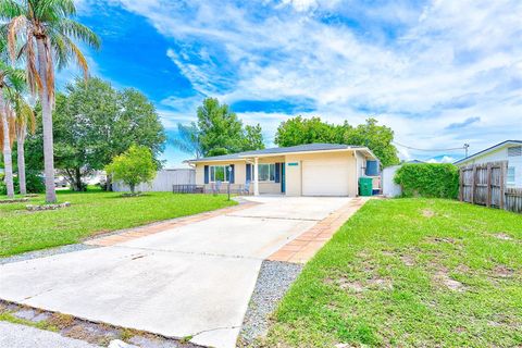 A home in SEMINOLE