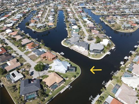 A home in PUNTA GORDA