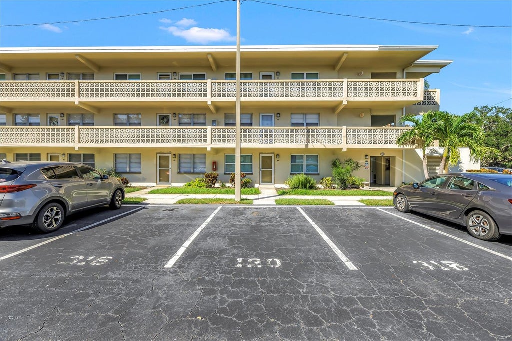 Photo of 951 79th Avenue N #120, St Petersburg, FL 33702 (MLS # TB8557568)