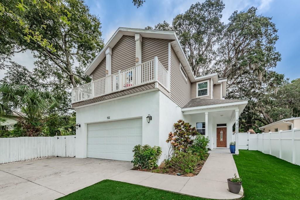 Furnished short term rental with large back yard and private street. Located in a beautiful area near golf course across from Sisler Park.