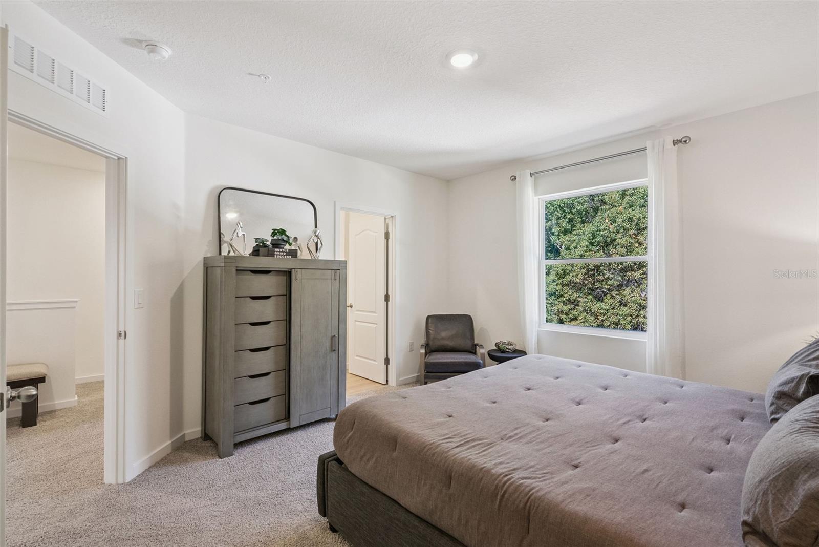 OAK POINTE - Residential