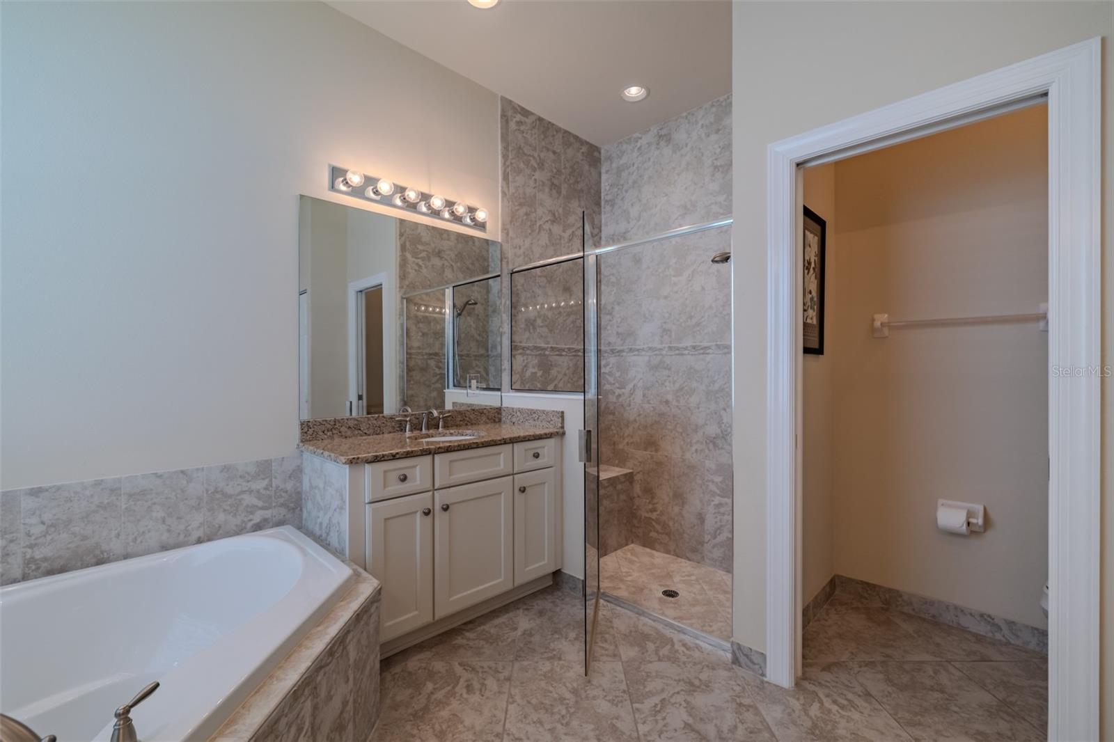 VALENCIA LAKES TR D PH 1 - Residential