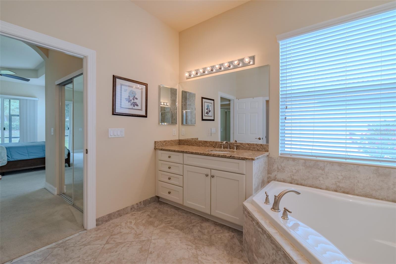 VALENCIA LAKES TR D PH 1 - Residential