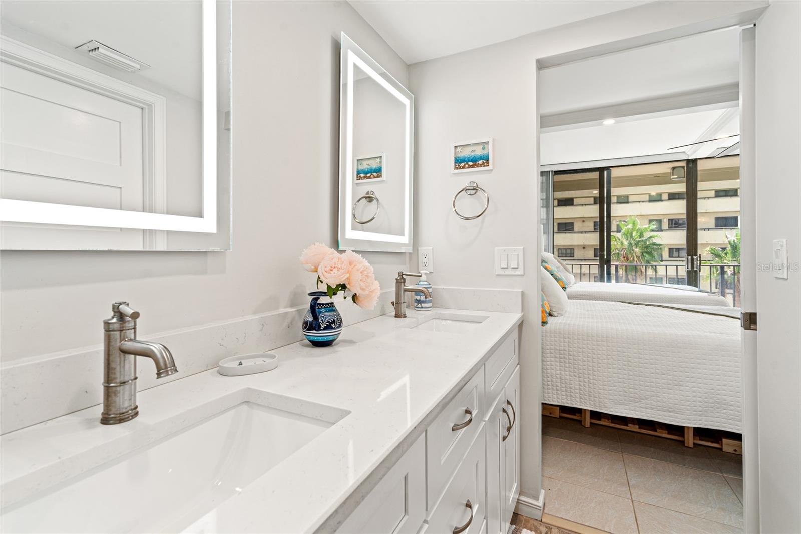 SEAMARK CONDO - Residential