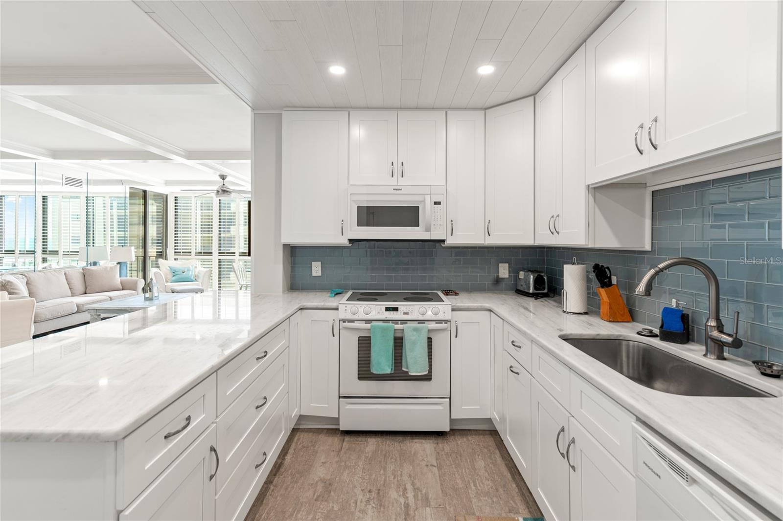 SEAMARK CONDO - Residential