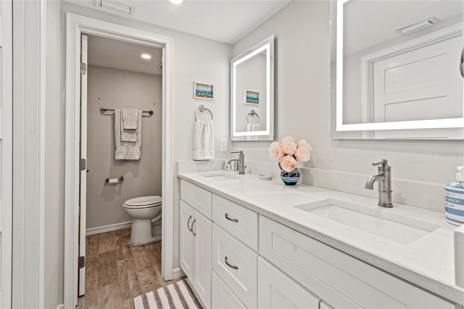 SEAMARK CONDO - Residential