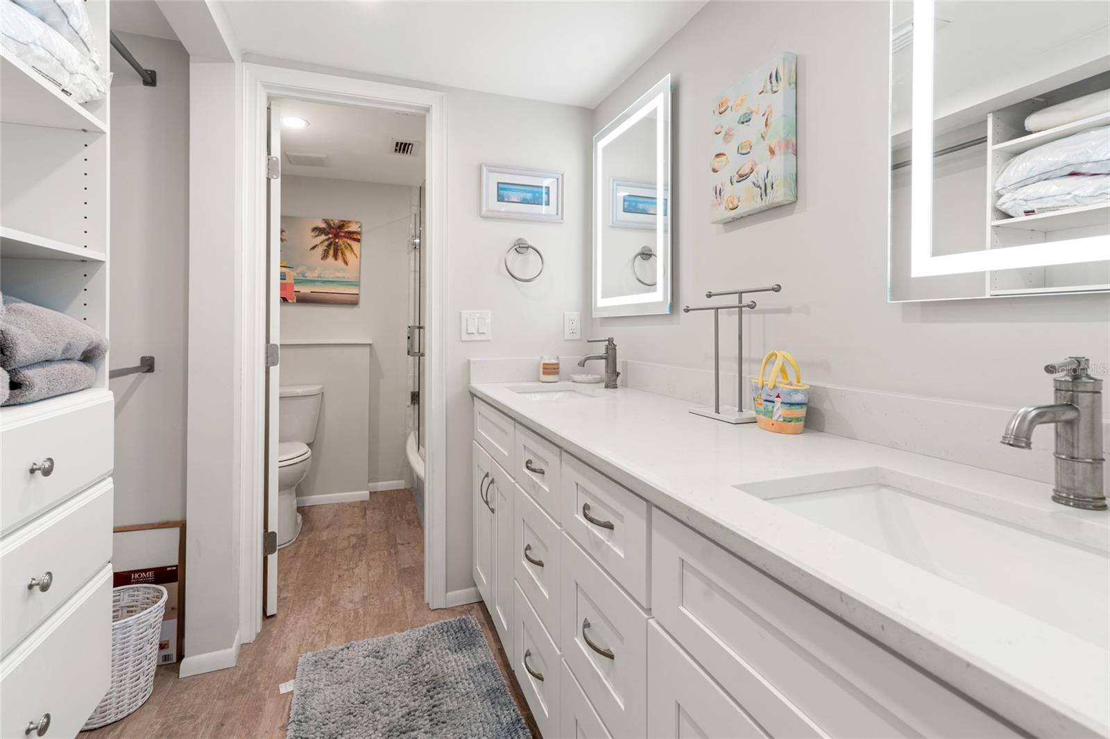 SEAMARK CONDO - Residential