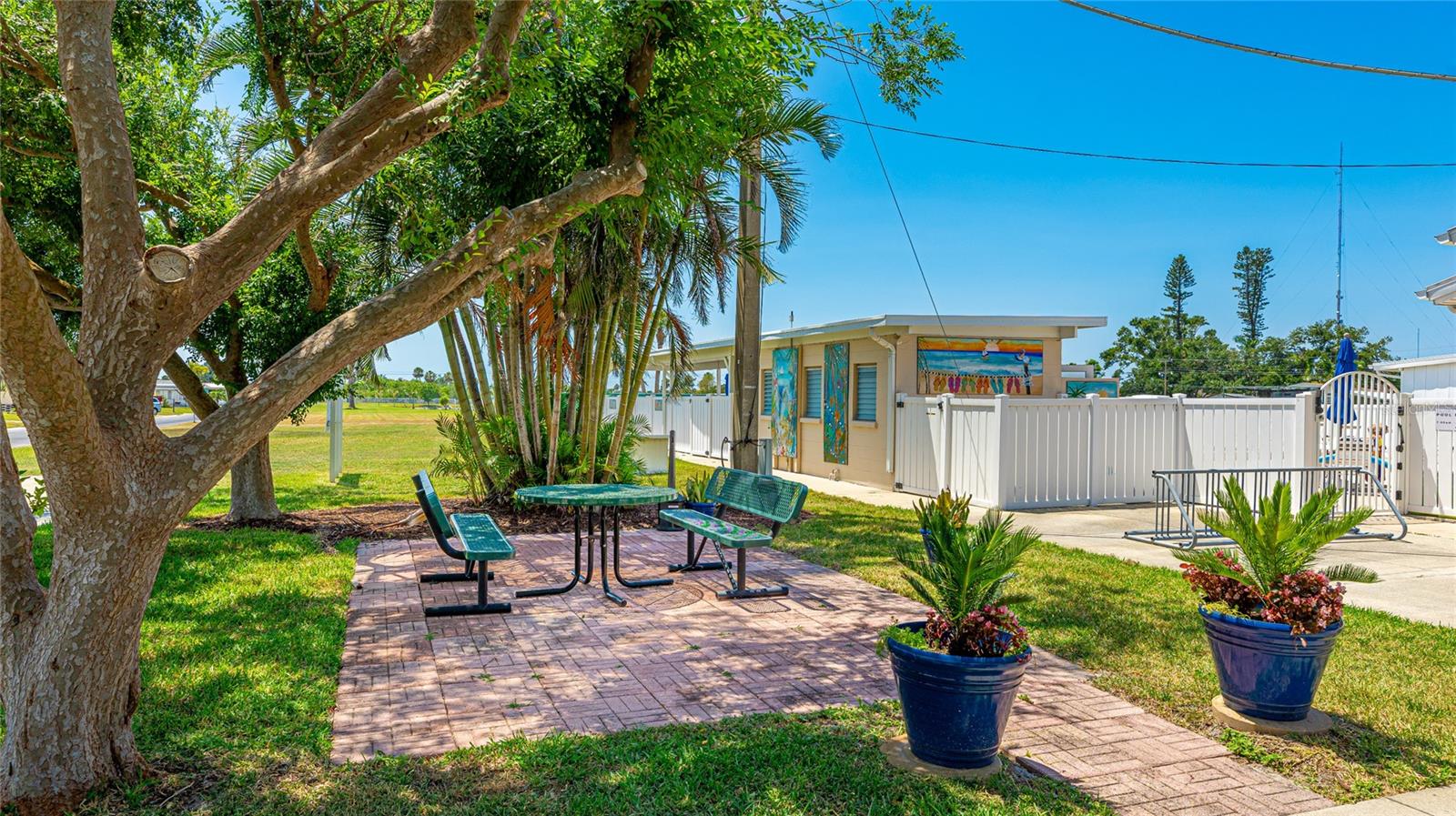 LEISURE LAKE CO-OP - Residential