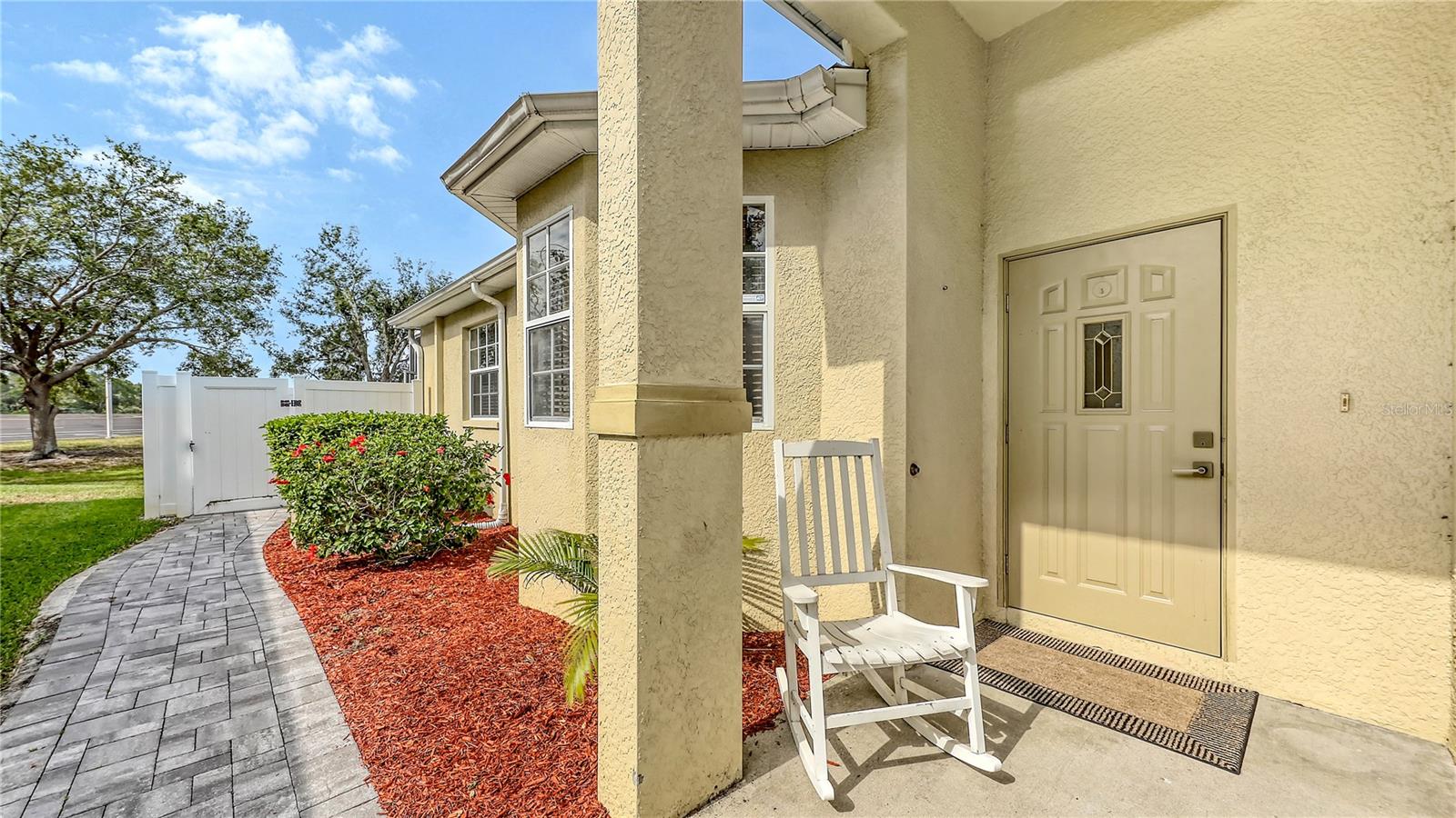 203 28TH STREET W