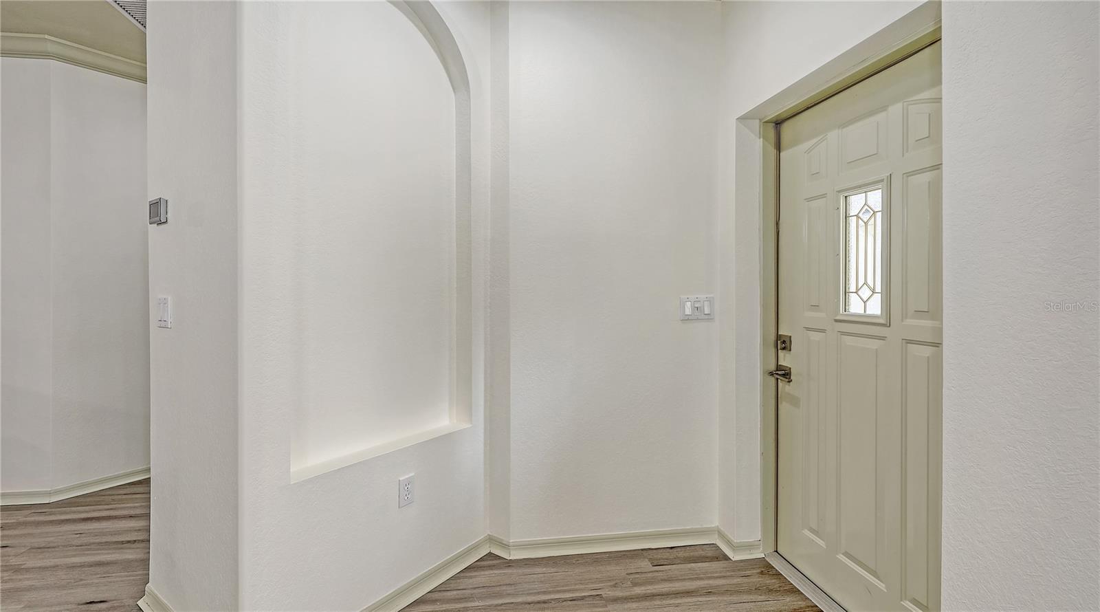 203 28TH STREET W