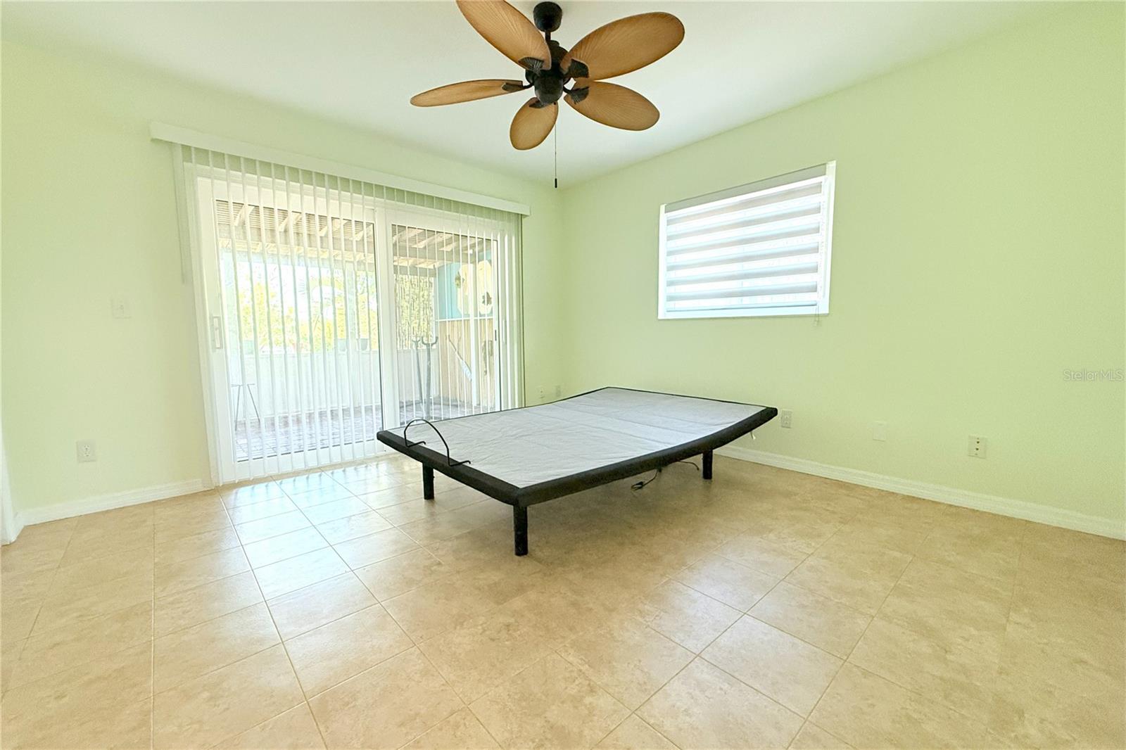 TAHITIAN DEV SUB - Residential