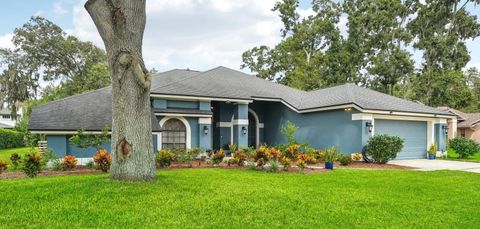 A home in PLANT CITY