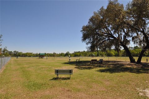 A home in PLANT CITY