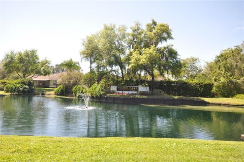 A home in PLANT CITY