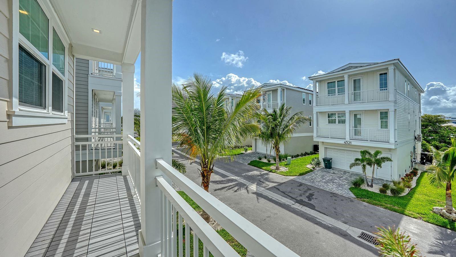 HUNTERS POINT - Residential